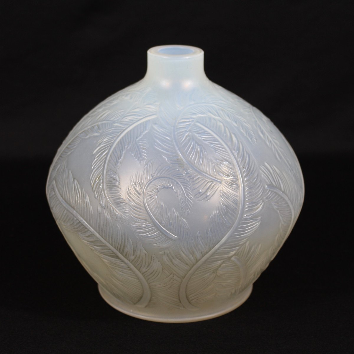 Proantic: Un Vase Gobelet Six Figurines De R.lalique