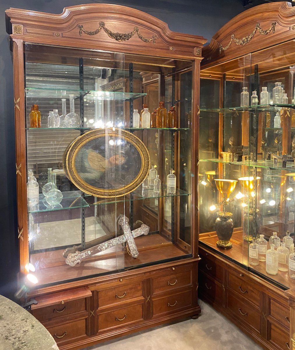 Proantic: VITRINE d'exposition vers 1900 de 150 cm pour collection mag