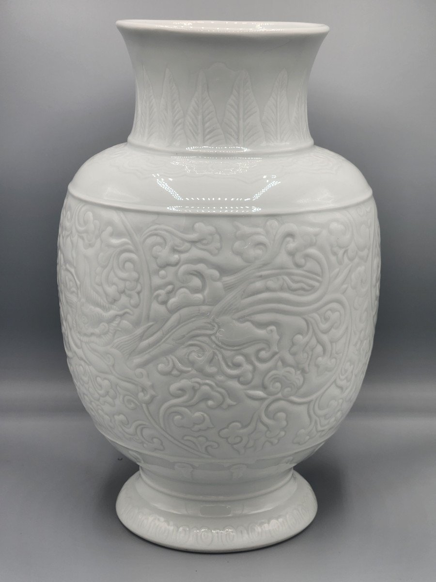 Chinese White Porcelain Vase Decor With Fantastic Animals-photo-2