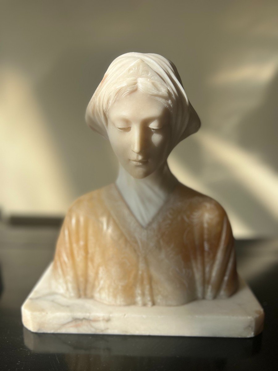 Alabaster Bust Of Beatrice-photo-2