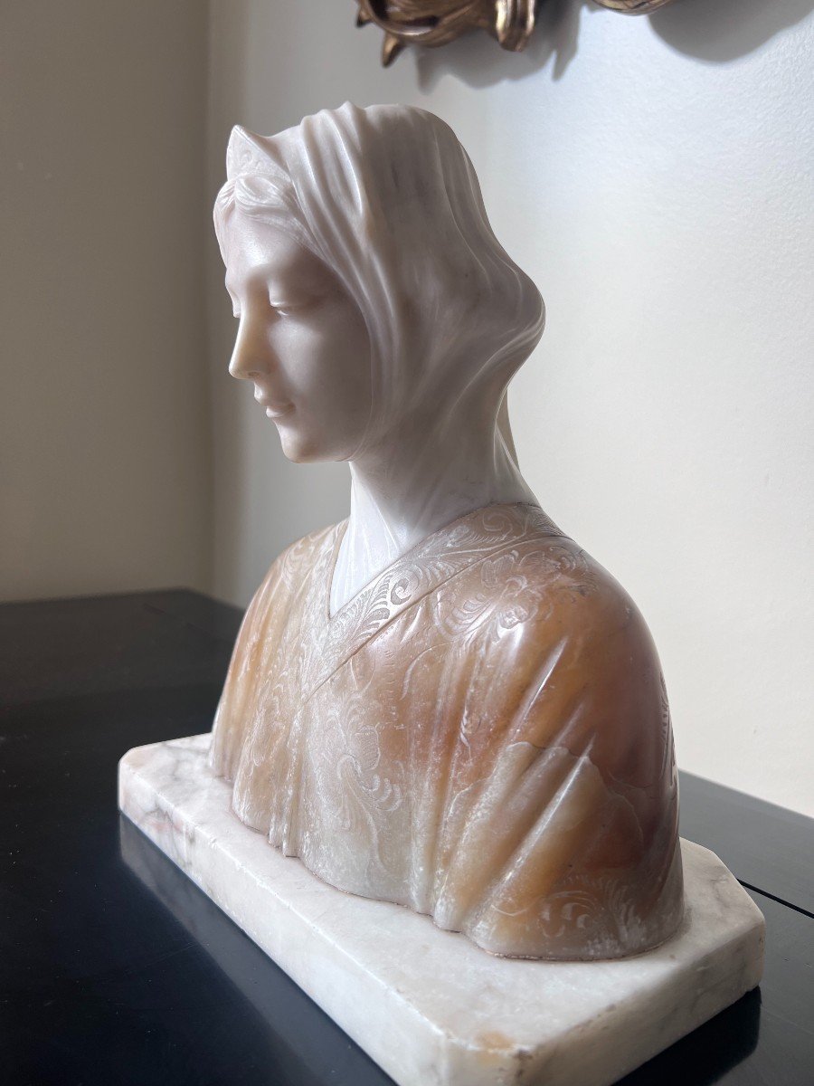 Alabaster Bust Of Beatrice-photo-3