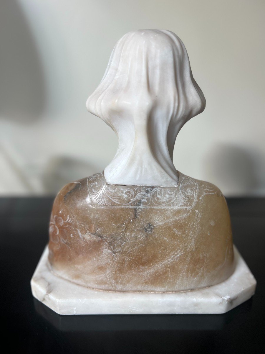 Alabaster Bust Of Beatrice-photo-4