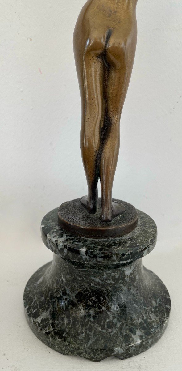 Small Bronze Representing A Female Nude-photo-1