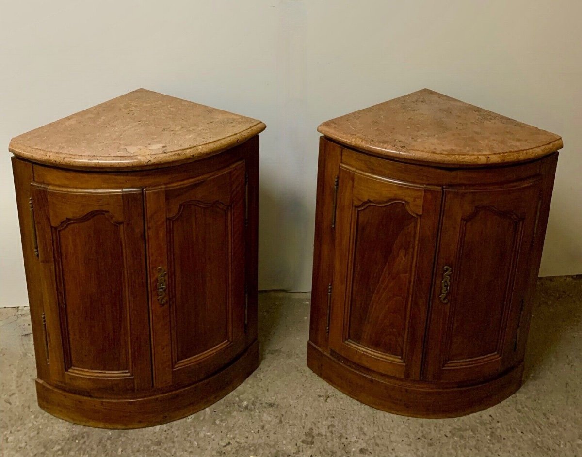 Pair Of Corner Cabinets In Walnut From The 18th Century-photo-3