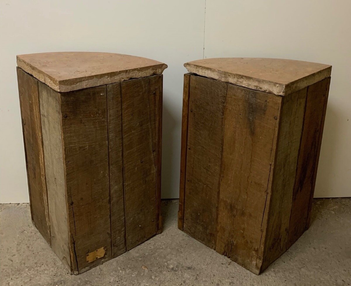 Pair Of Corner Cabinets In Walnut From The 18th Century-photo-1
