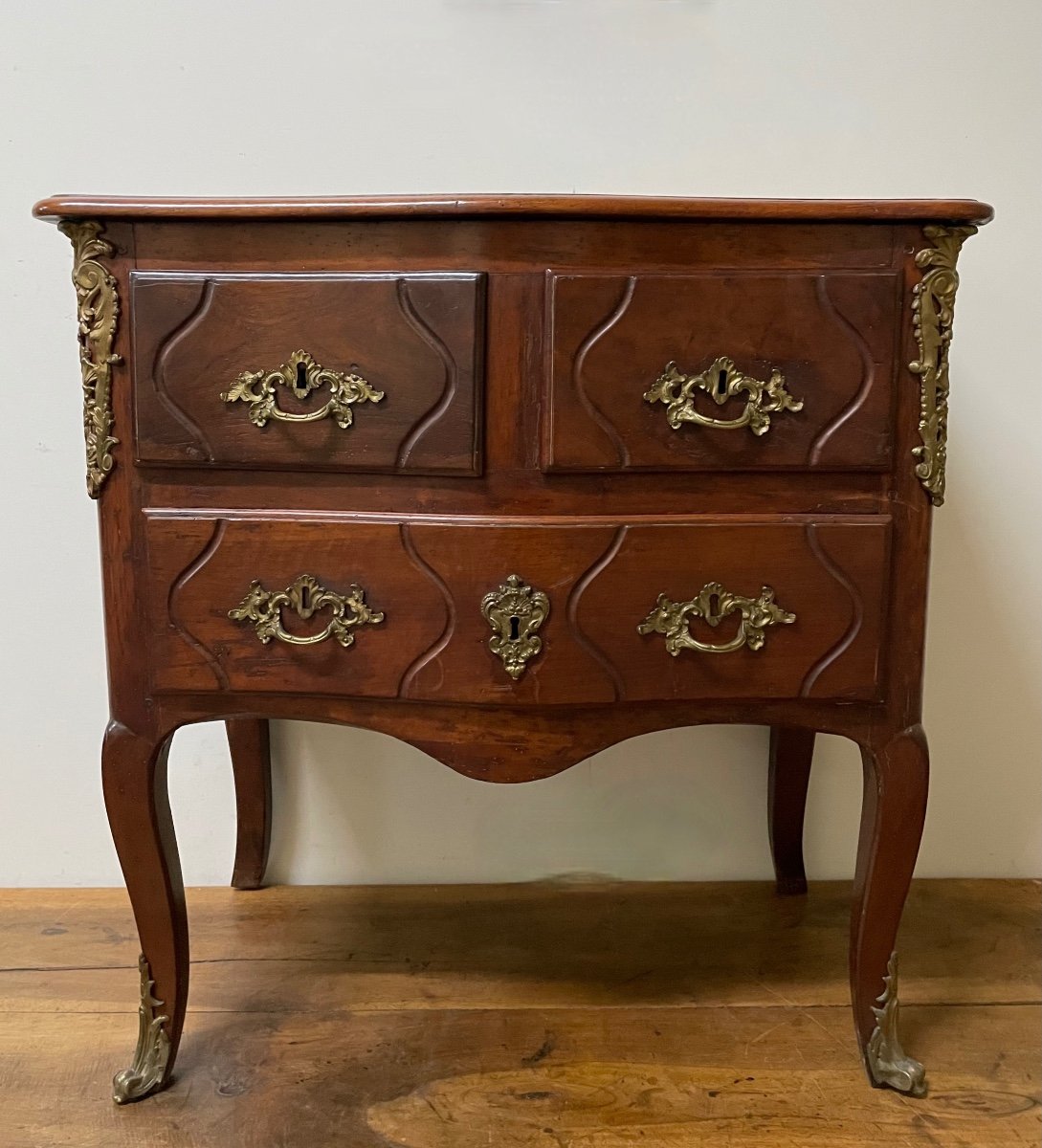 Small Chest Of Drawers With Curved Front