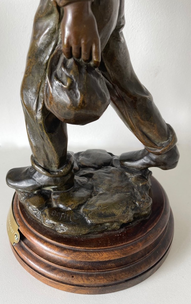 Young Man With A Pipe, Bronze Sculpture-photo-3