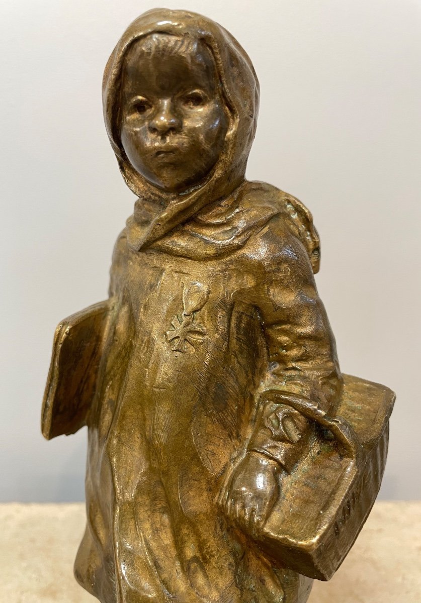 Little Schoolgirl Lorraine , Bronze Subject-photo-5