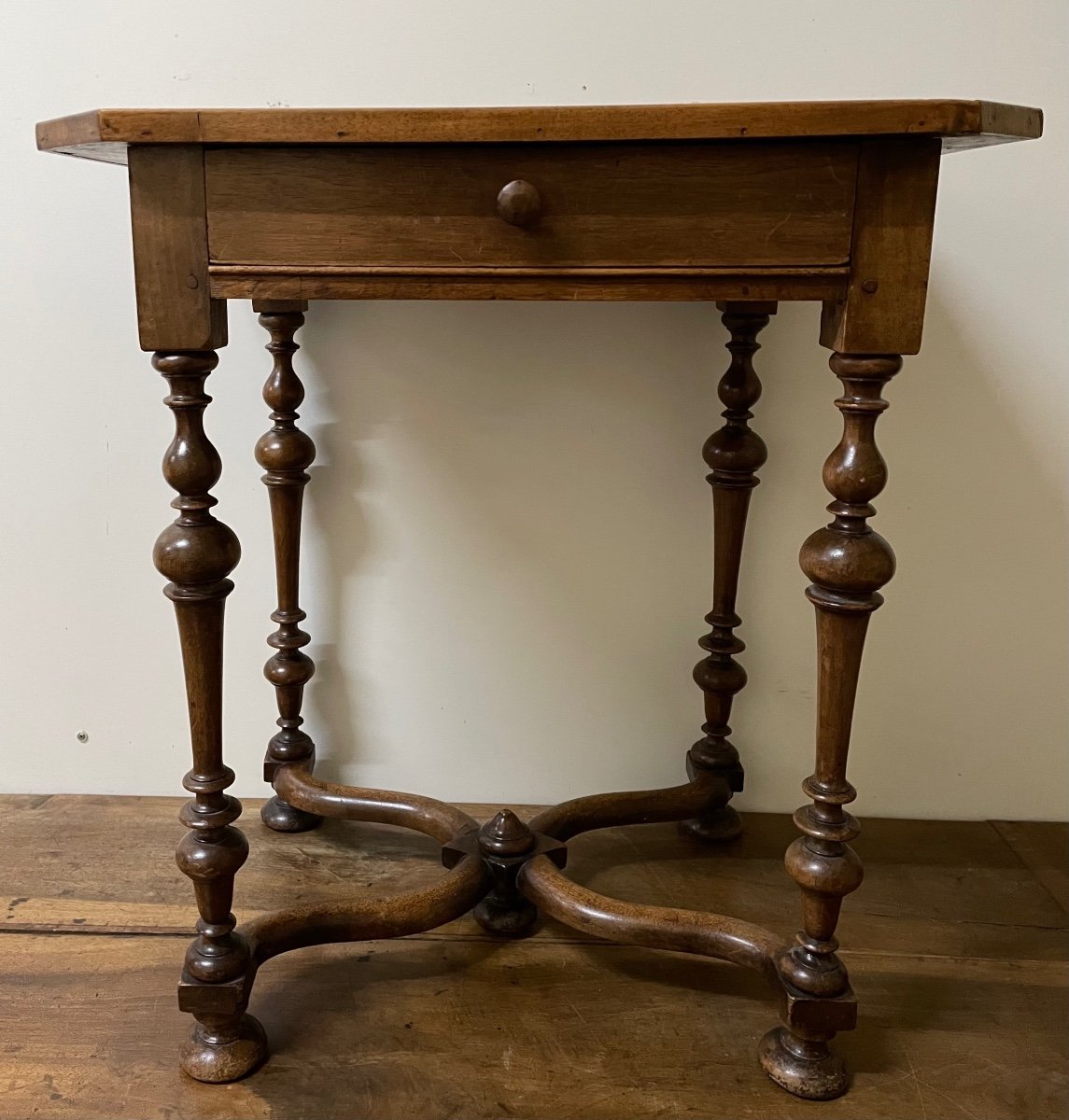 Small Table Called "cabaret" In Walnut -photo-2