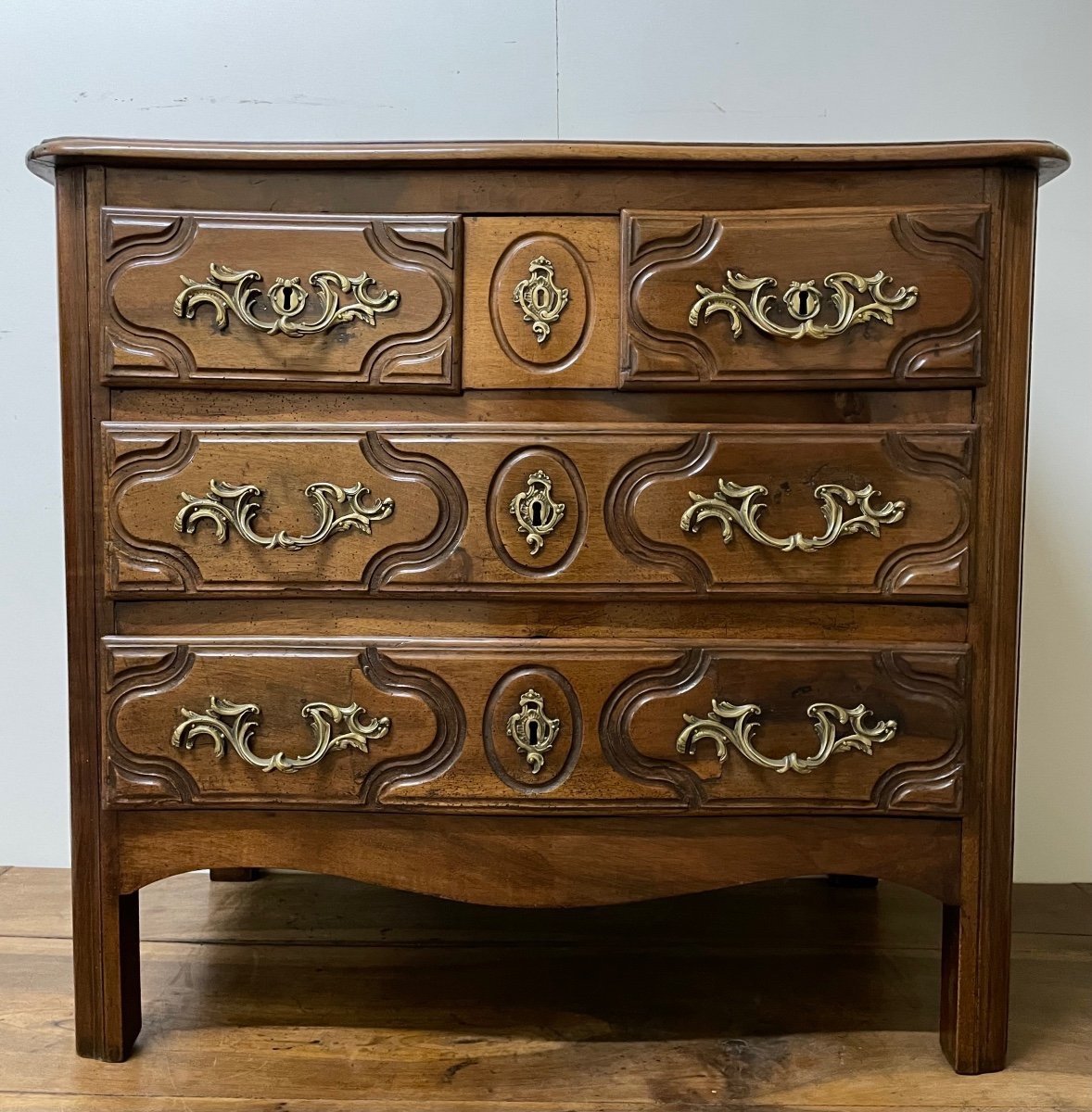 Petite Commode En Noyer Et Hêtre Dite " Parisienne "