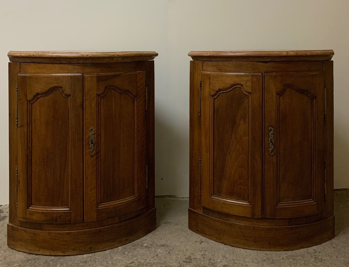 Pair Of Walnut Corner Cabinets From The Late 18th Century -photo-2