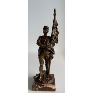  Sculpture En Bronze Représentant Un Soldat de la guerre de 14-18