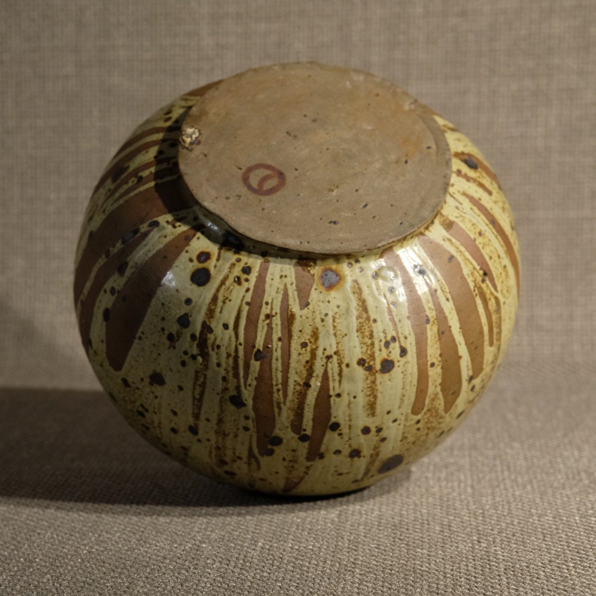 Dauphine Scalbert (1955), Vase Boule En Grès Pyrité. Attribué à-photo-3