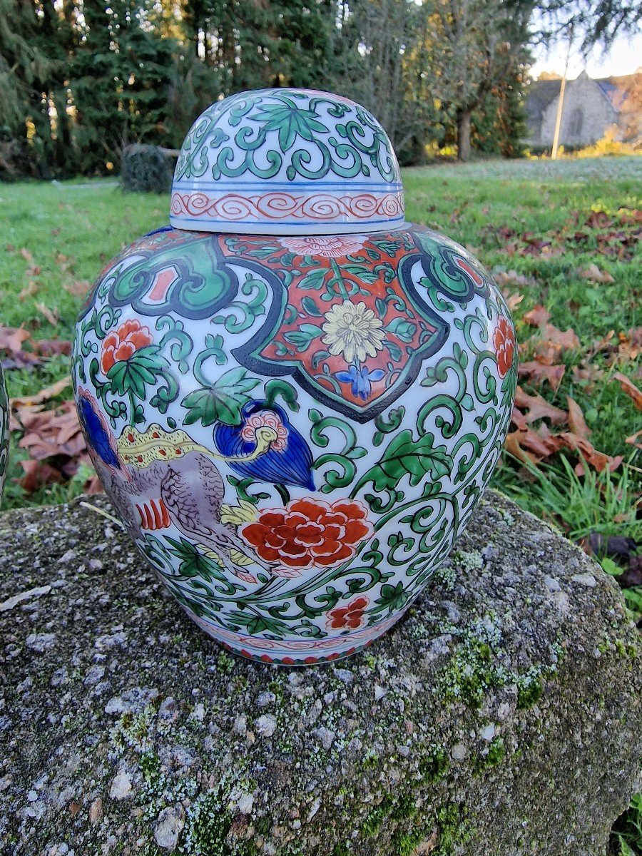 Pair Of Chinese Famille Verte Wucai Ming Dynasty Style Covered Pots Jar-photo-3