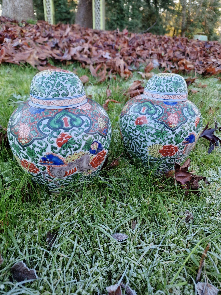 Pair Of Chinese Famille Verte Wucai Ming Dynasty Style Covered Pots Jar-photo-1