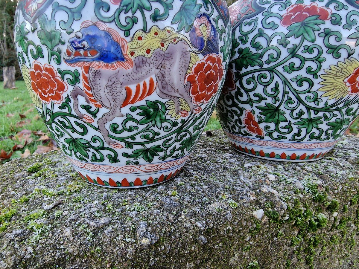 Pair Of Chinese Famille Verte Wucai Ming Dynasty Style Covered Pots Jar-photo-3