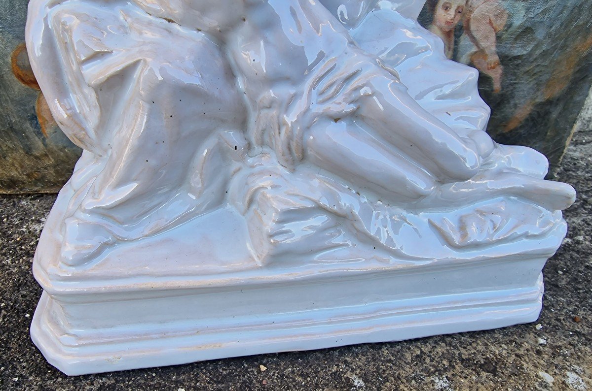 Pieta Vierge De Pitié En Faience émaillée Blanche Prob. Nevers -photo-3