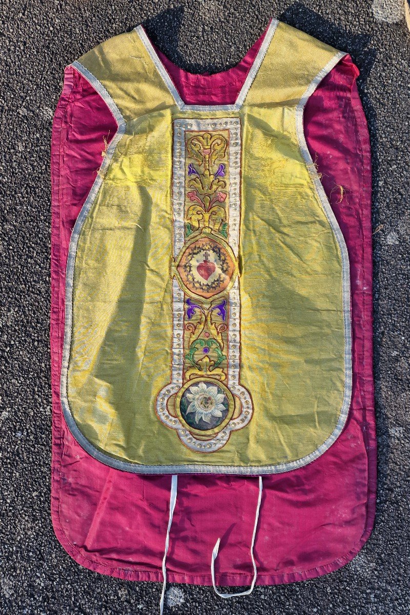 Chasuble With 7 Medallions Painted With Gold Threads, With Its Stole And Manipule, Liturgical Vestments-photo-1