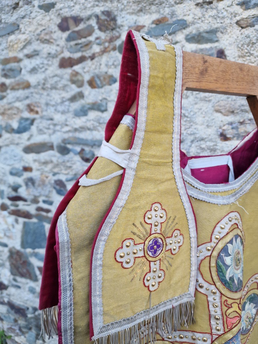 Chasuble With 7 Medallions Painted With Gold Threads, With Its Stole And Manipule, Liturgical Vestments-photo-5