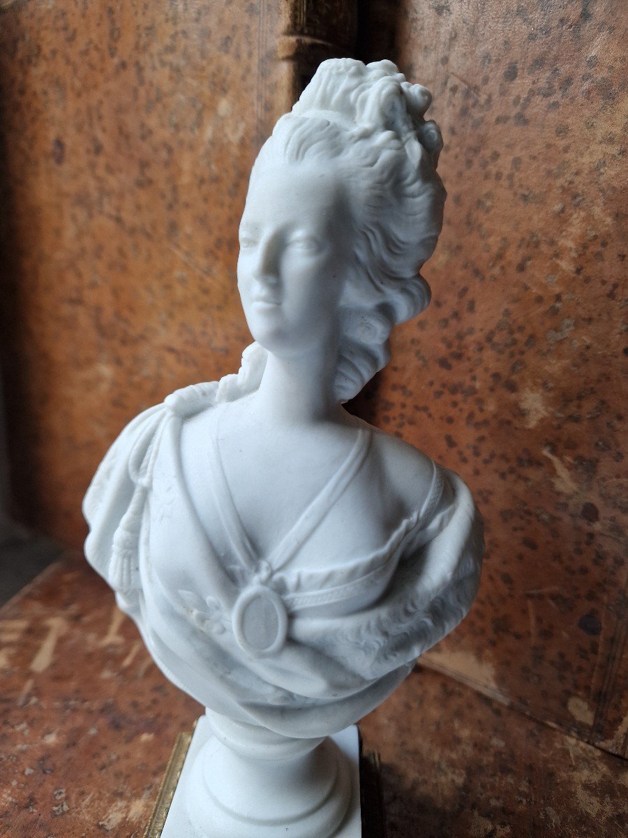 Bust Of Queen Marie Antoinette In Biscuit Porcelain Brand Sèvres Pajou Bronze Mount -photo-3