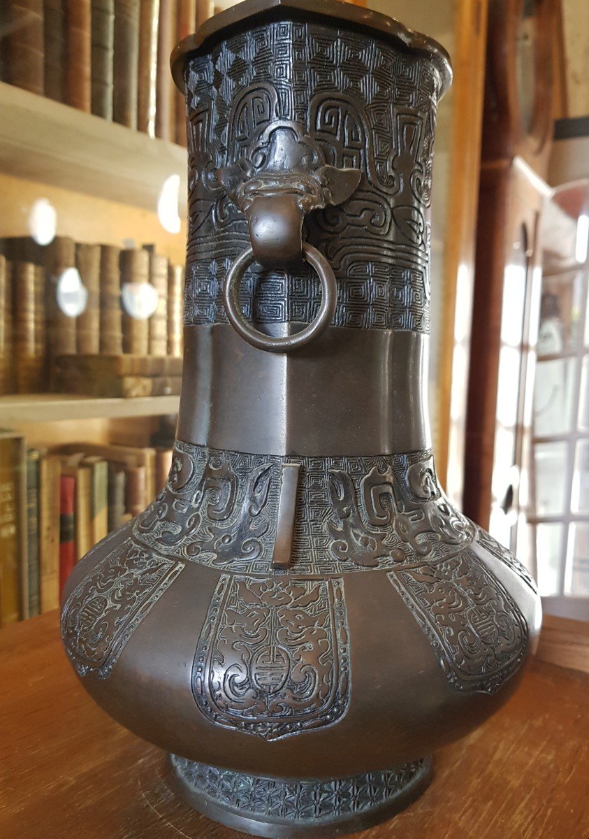 Chinese Archaistic Vase In Bronze With Handles Qing Dynasty Elephant Heads-photo-4