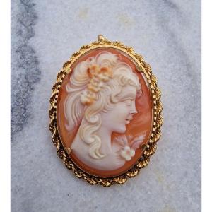 Cameo Mounted In Pendant And Transformable Brooch Mount 18k Gold