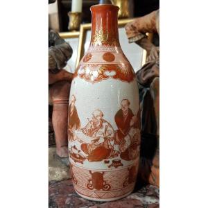 Vase Japonais Porcelaine De Kutani Marque d'Artiste Vers 1900 Décor De Lettrés