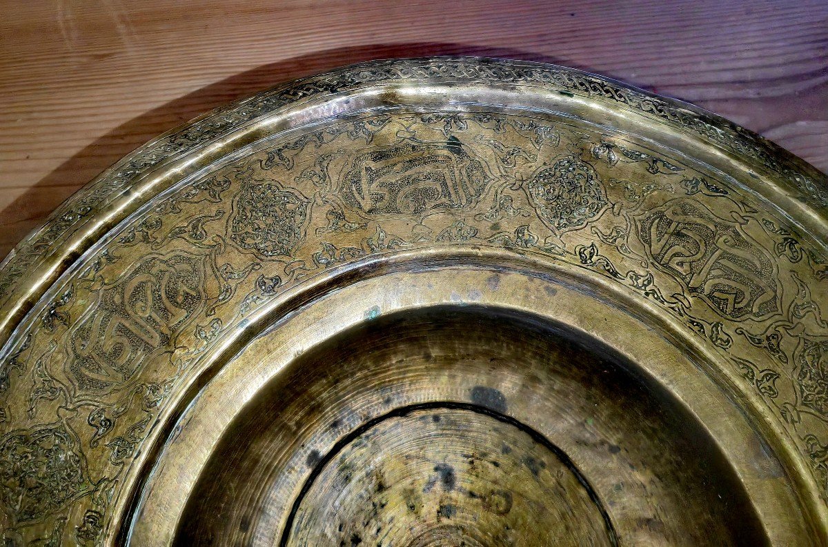 Large Oriental Basin Or  Incense Burner, Chiseled Brass, 19th Century -photo-2