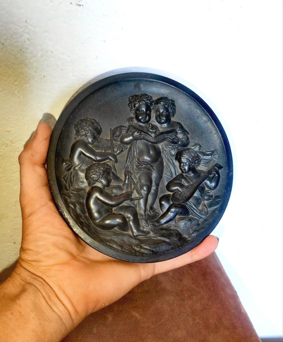 Beautiful Ebonite Medallion, Decorated With Putti, Allegory Of Music, Europe 19th Century -photo-1