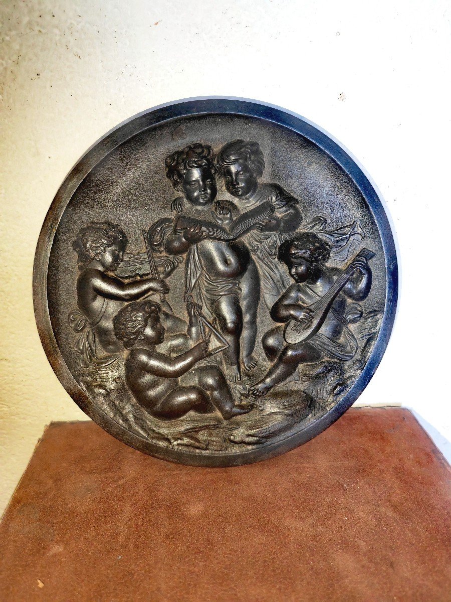 Beautiful Ebonite Medallion, Decorated With Putti, Allegory Of Music, Europe 19th Century 