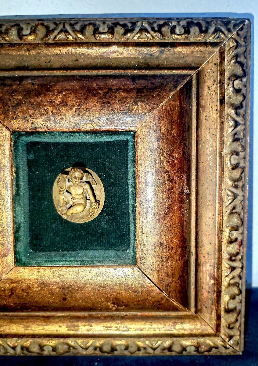 Great Medallion, Lava Stone In High Relief, Grand Tour Italy, 19th Century Gilt Wooden Frame -photo-3