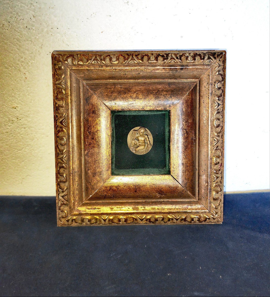 Great Medallion, Lava Stone In High Relief, Grand Tour Italy, 19th Century Gilt Wooden Frame 