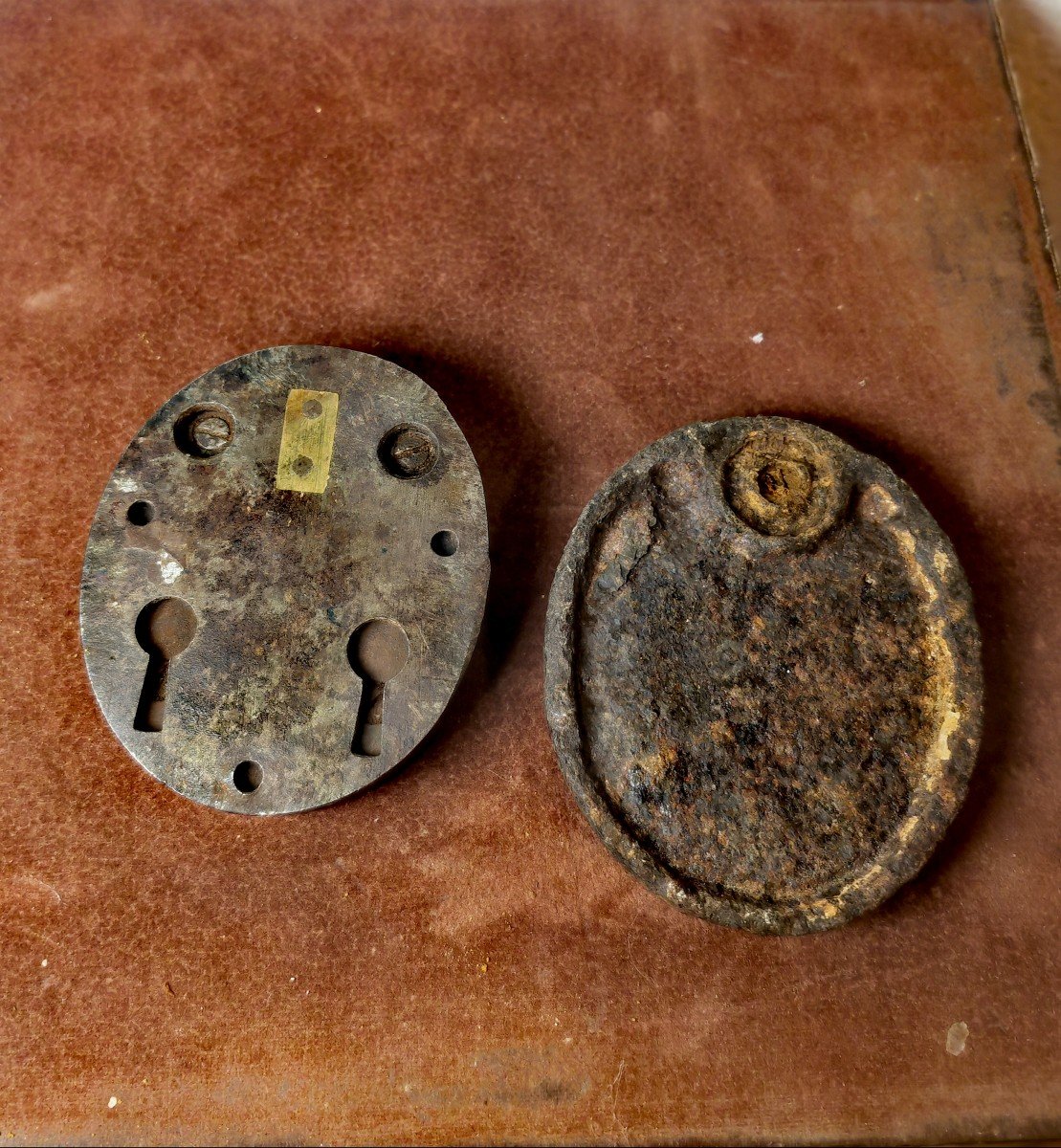 Safe, Two Models Of Lock Covers, Cast Iron, Salamander And Face, 19th Century -photo-1