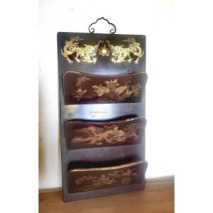 Pretty Lacquer Mail Holder, Five-clawed Dragons, Japan Or China Late 19th Century 