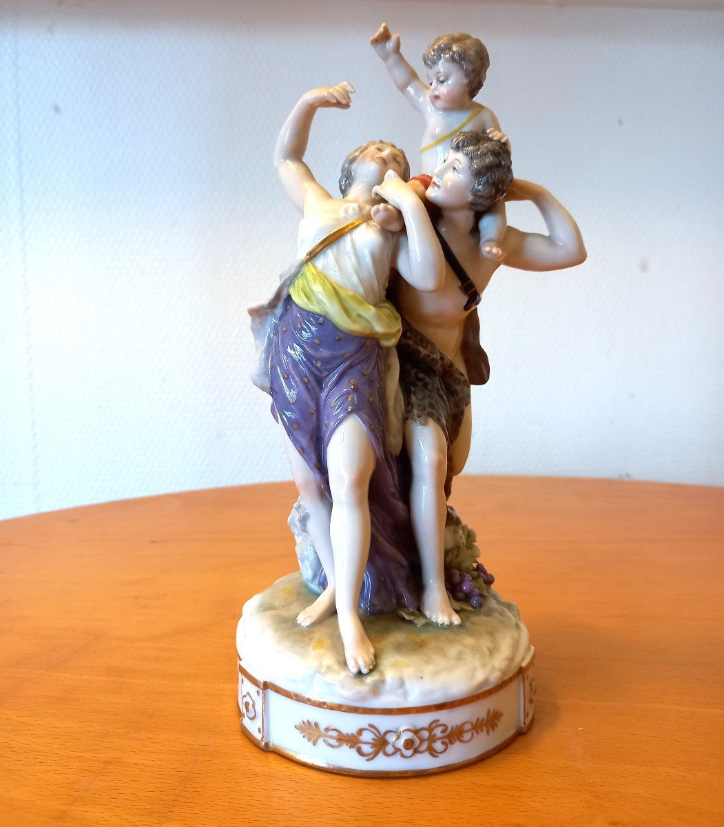 Groupe En Porcelaine: Capodimonte Italie XIXème Siècle.