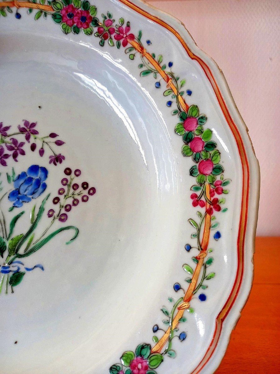 Assiette En Porcelaine: Chine XVIIIème Siècle.-photo-1