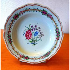 Assiette En Porcelaine: Chine XVIIIème Siècle.