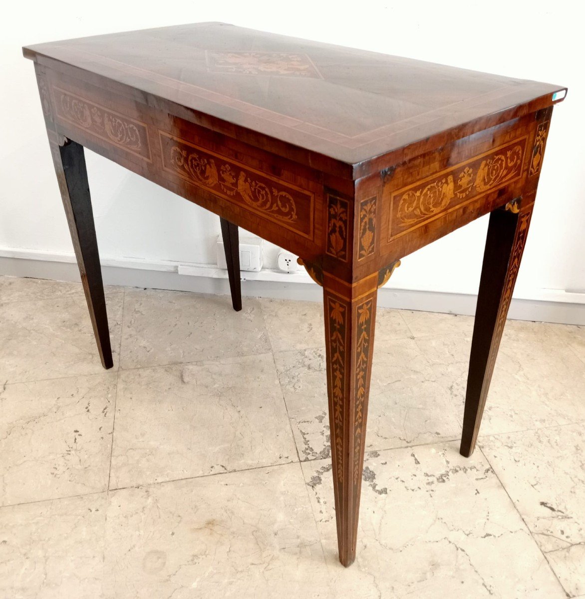 Inlaid Neoclassical Coffee Table-photo-7