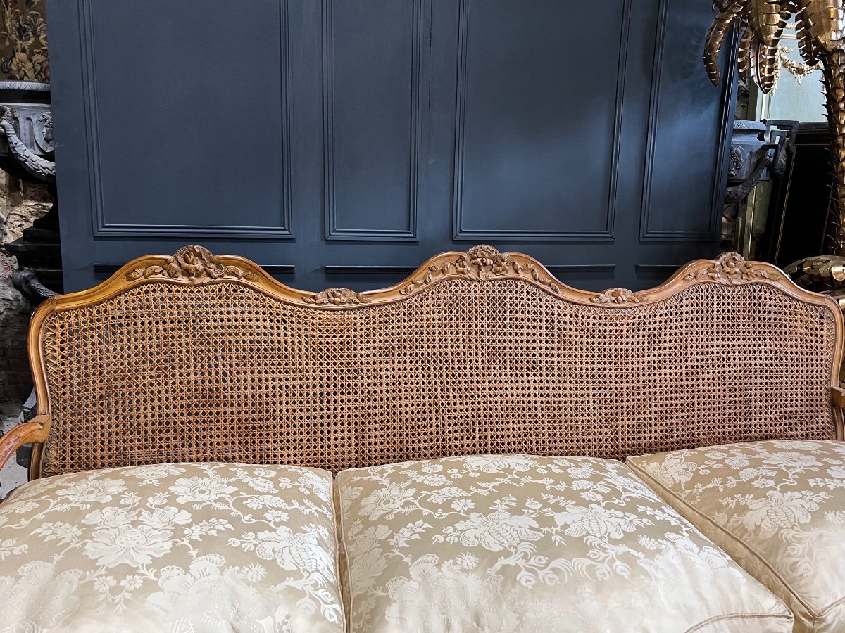 Canapé En Cannage D’époque Louis XV En Hêtre Et Ses Coussins De Soie -photo-4