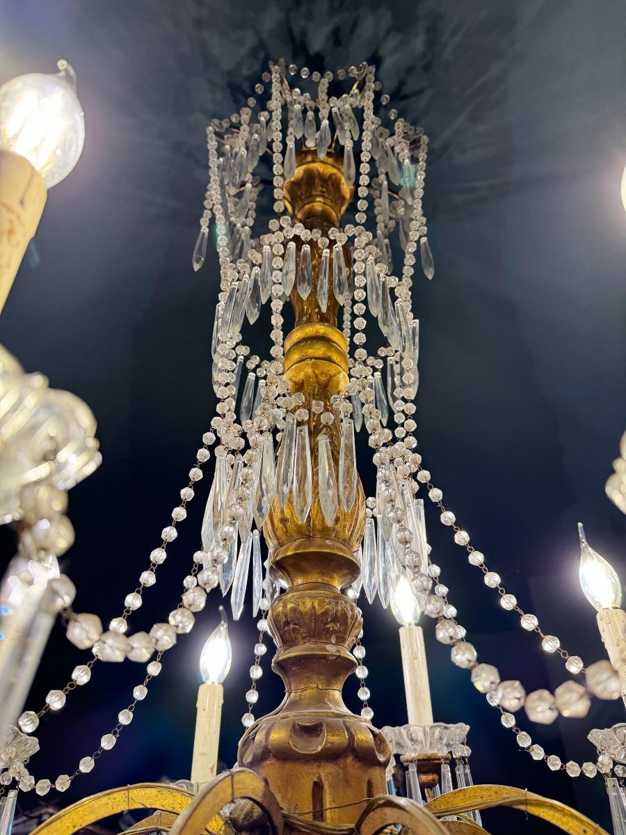 Large 19th Century Italian / Genoese Chandelier In Gilded Wood And Crystal-photo-1