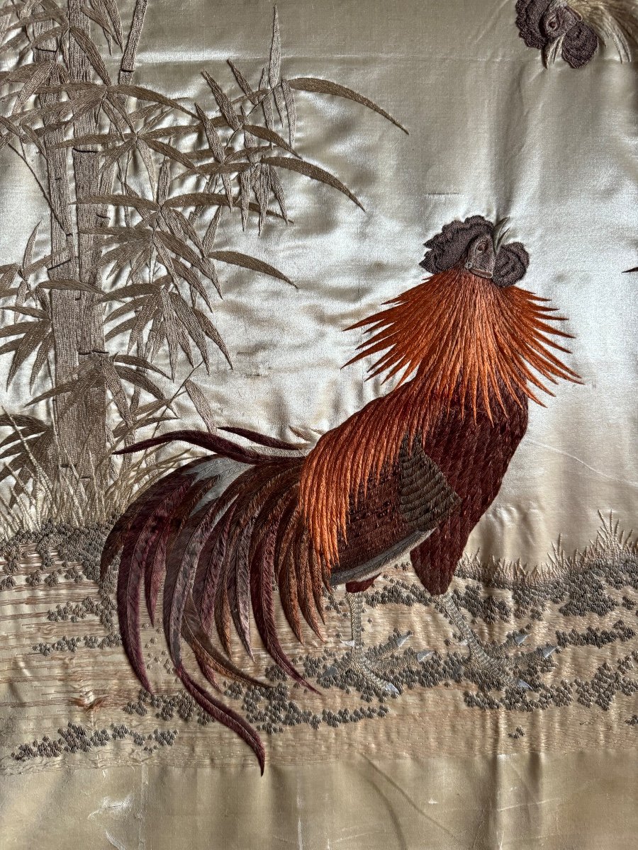 19th Century Chinese Embroidery / Silk Decorated With Roosters In A Bamboo Frame-photo-4