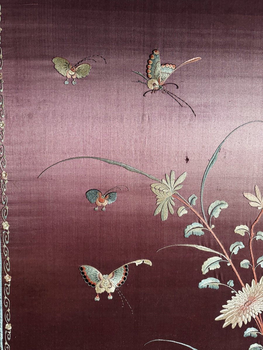 Broderie / Grande Soierie Chinoise (2m17) Encadrée Représentant Des Oiseaux Et Insectes - XXe -photo-1