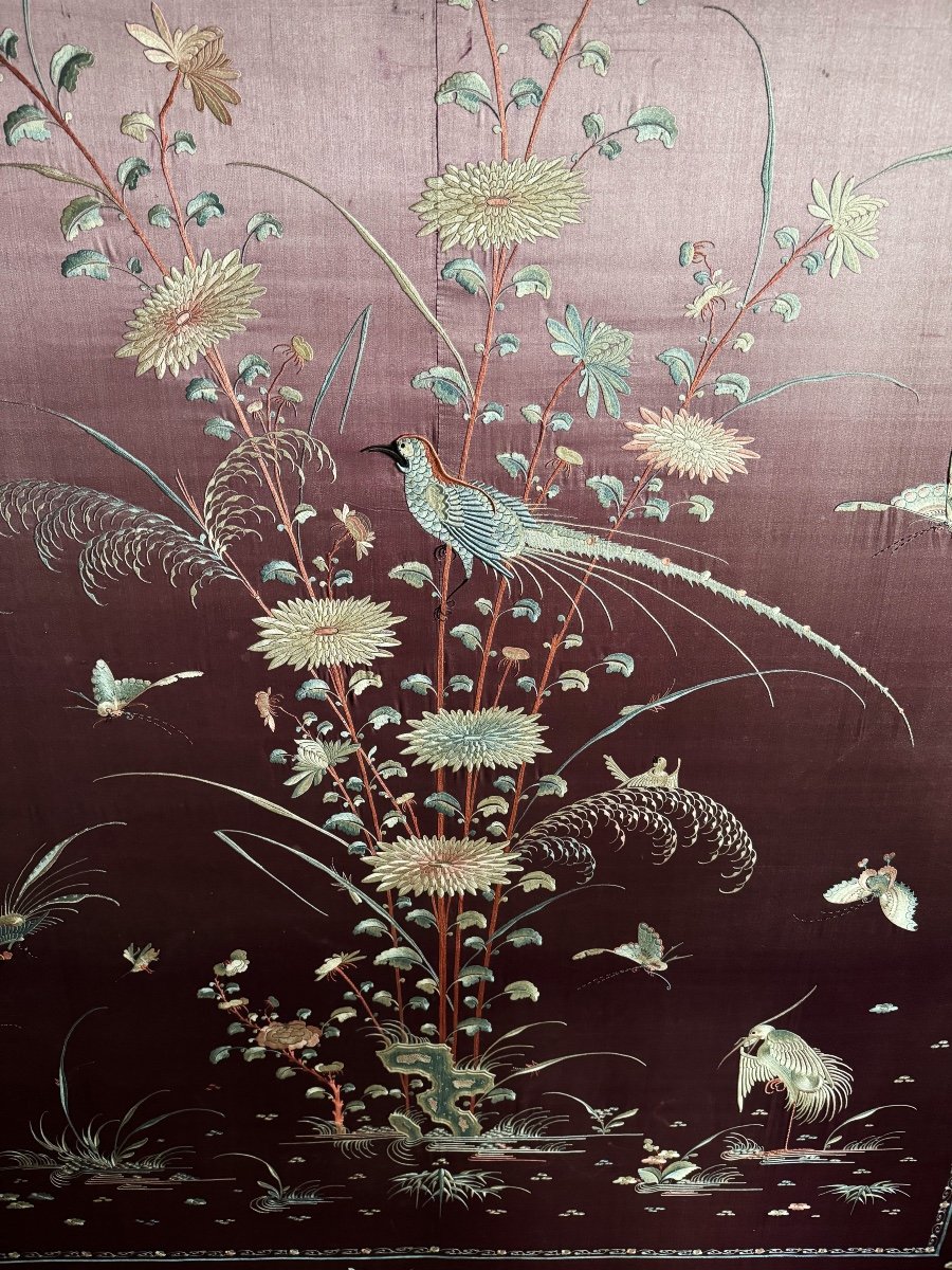 Broderie / Grande Soierie Chinoise (2m17) Encadrée Représentant Des Oiseaux Et Insectes - XXe -photo-2