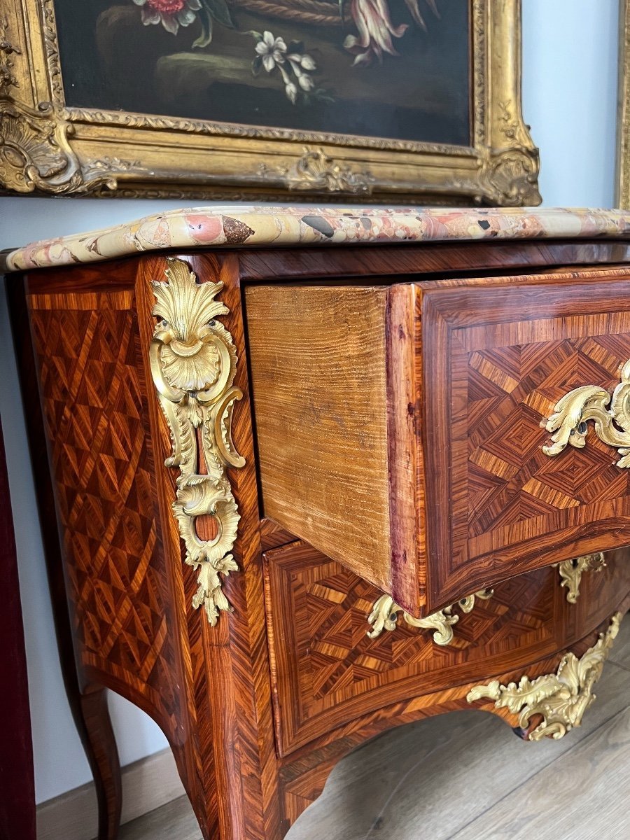 Commode Sauteuse D’époque Louis XV En Marqueterie Et Bronze Doré - XVIIIe-photo-4