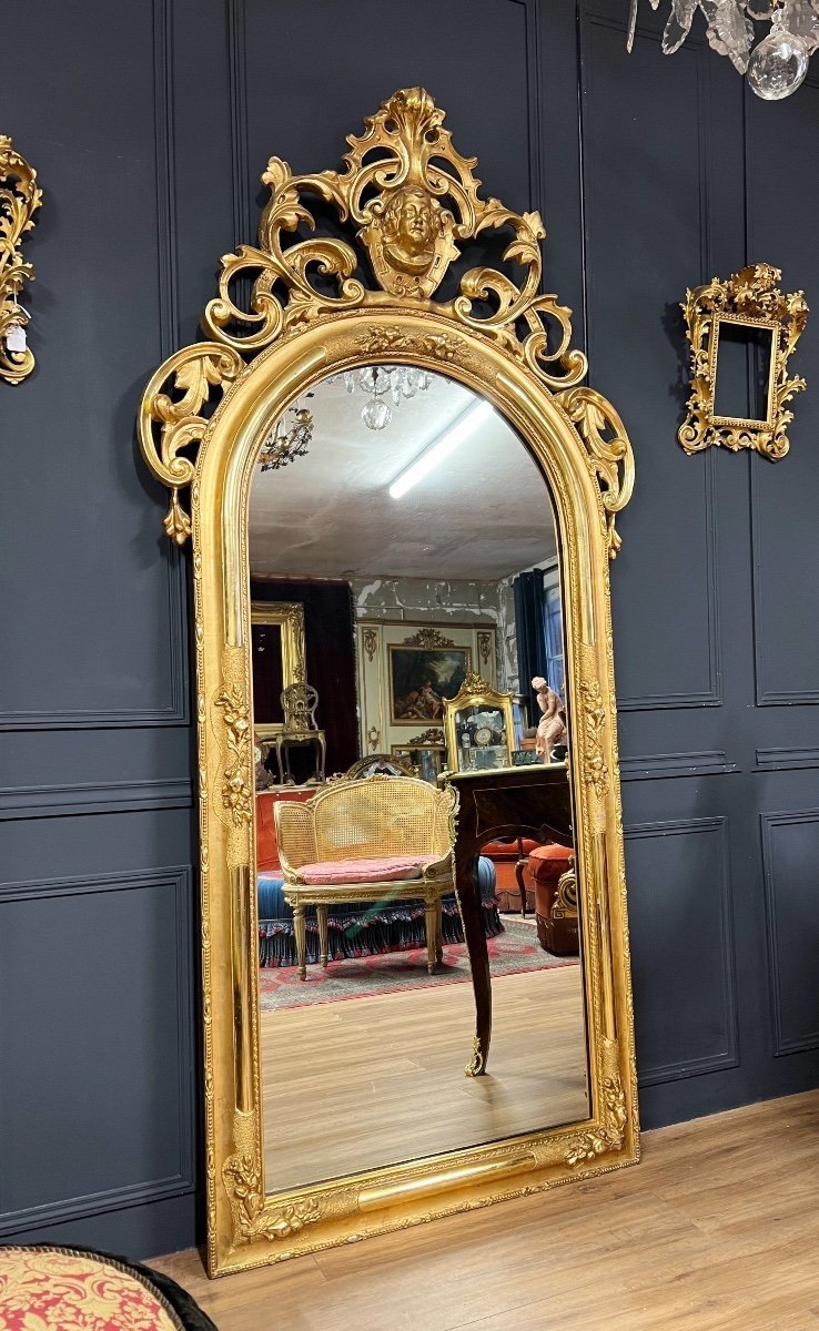 Miroir D’époque Napoléon III En Bois Doré à La Feuille à Décor D’une Tête Et De Fleurs - XIXe-photo-2