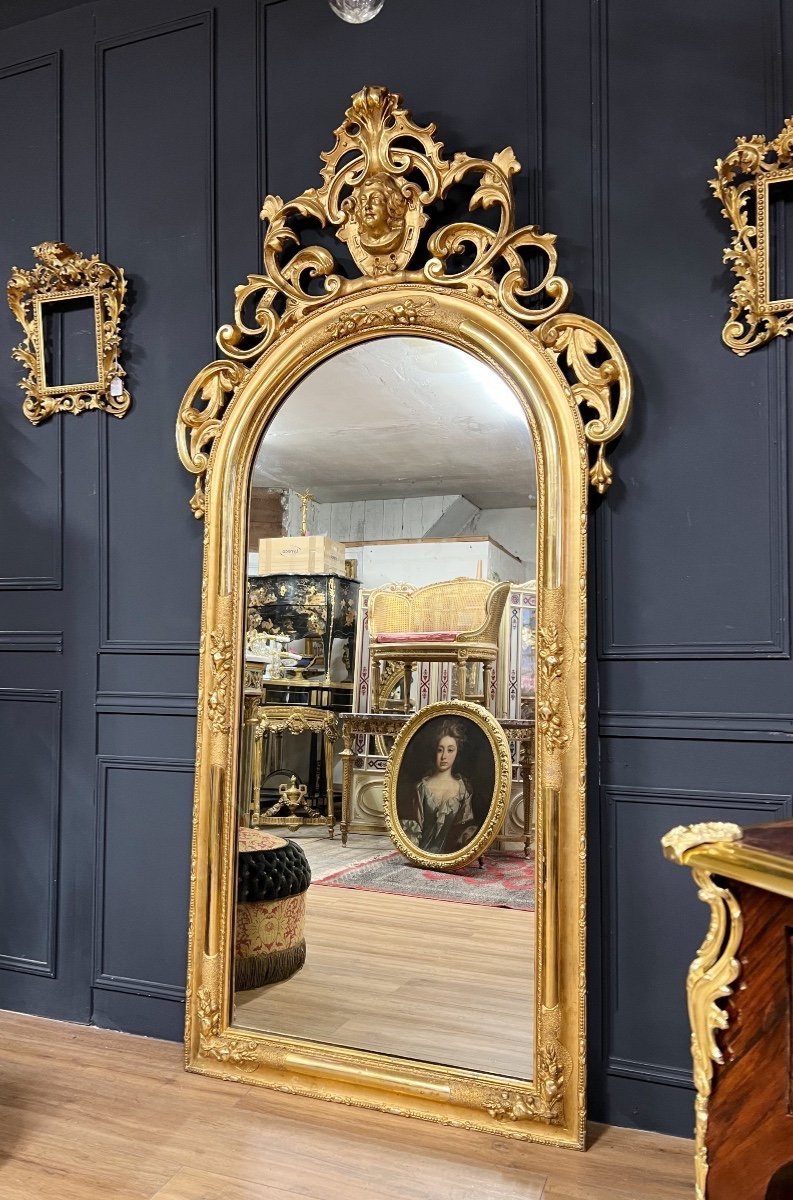 Miroir D’époque Napoléon III En Bois Doré à La Feuille à Décor D’une Tête Et De Fleurs - XIXe-photo-3