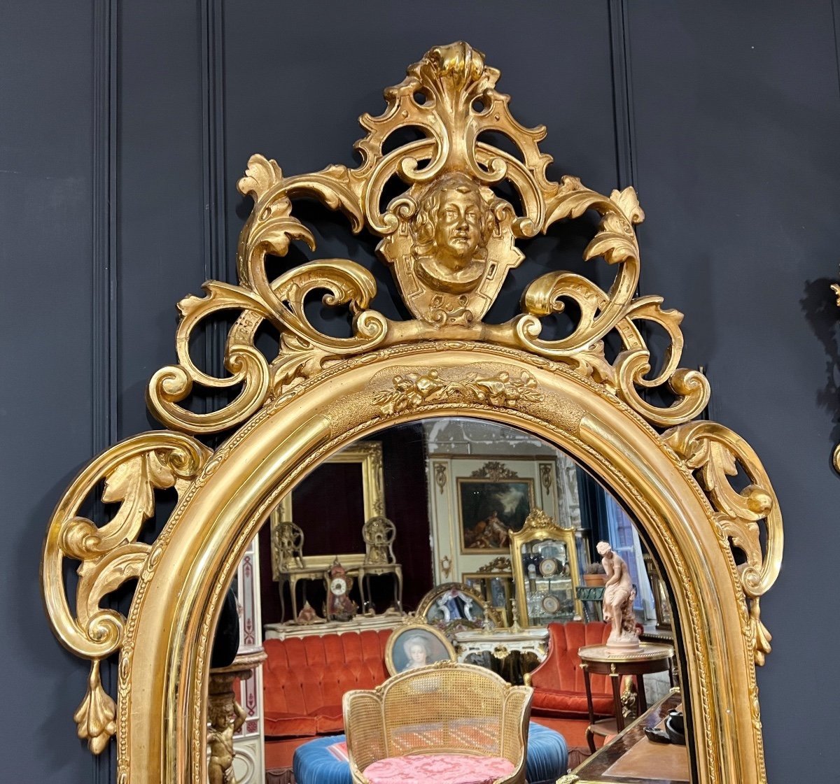 Miroir D’époque Napoléon III En Bois Doré à La Feuille à Décor D’une Tête Et De Fleurs - XIXe-photo-2