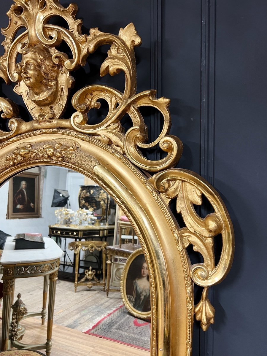 Miroir D’époque Napoléon III En Bois Doré à La Feuille à Décor D’une Tête Et De Fleurs - XIXe-photo-4