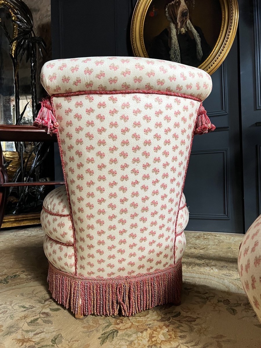 Fauteuil Et Son Pouf De Style Napoléon III à Décor De Noeuds Roses-photo-4