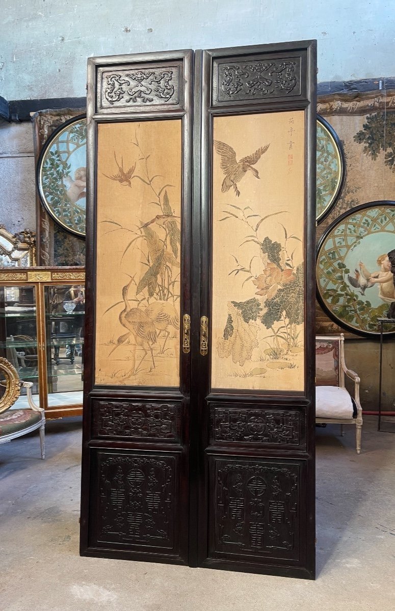 Pair Of 19th Century Chinese Doors Decorated With Two Pairs Of Silk Paintings-photo-2